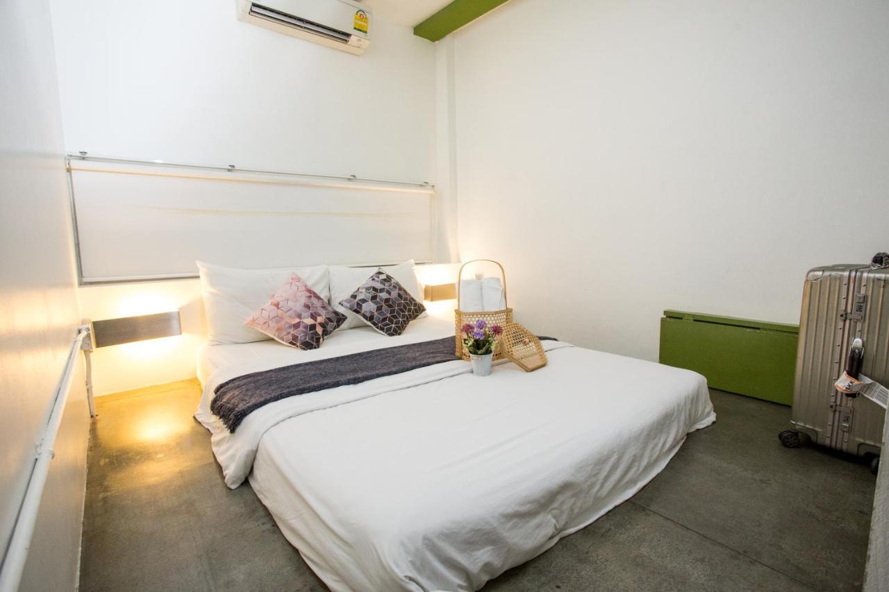 Hq Hostel Silom Banguecoque Exterior foto